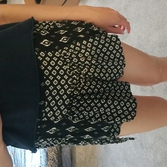 Black & White pattern shorts - Picture 4 of 5